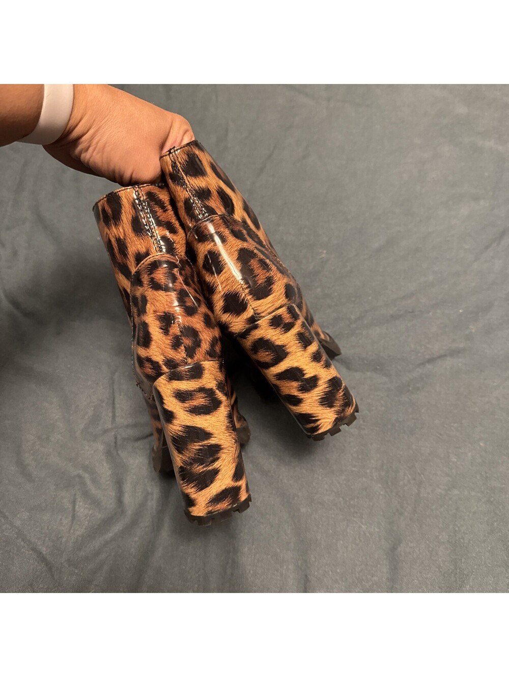 Schutz Faux Patent Leather Leopard Animal Print High Heel Ankle Booties Sz 8.5 - Picture 5 of 6